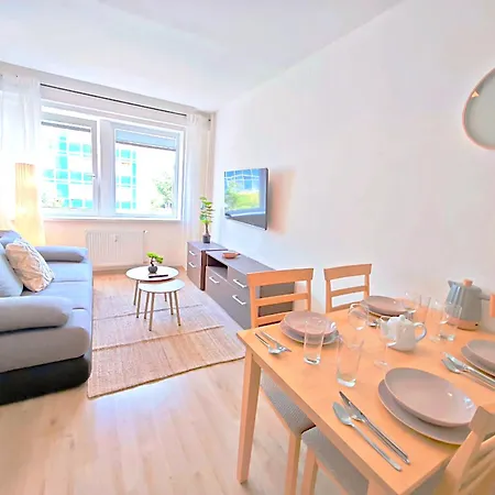Smichov Modern Comfort Stay, Parking, Gym Apartament Praga