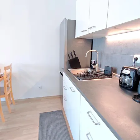 Smichov Modern Comfort Stay, Parking, Gym