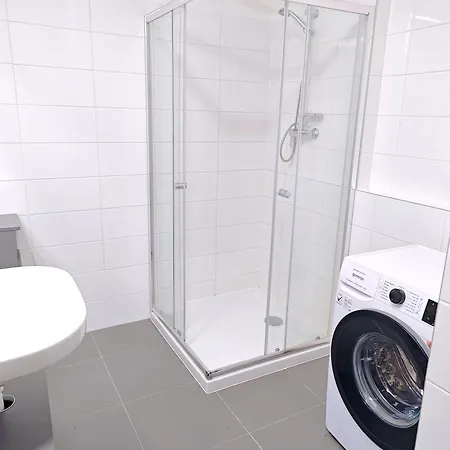 Smichov Modern Comfort Stay, Parking, Gym Apartament *